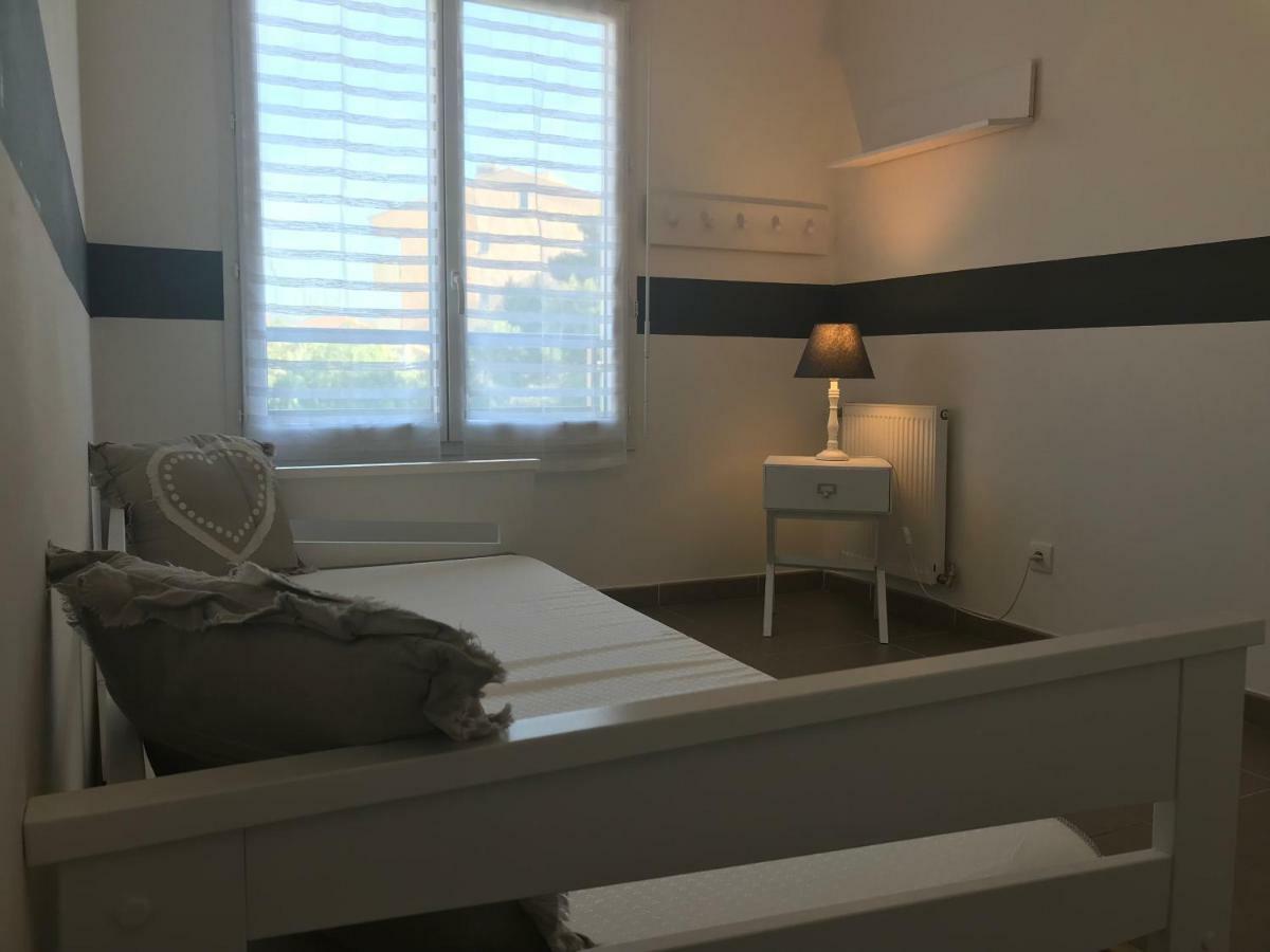 Appart' Au Port Apartment เฟรฌูส ภายนอก รูปภาพ