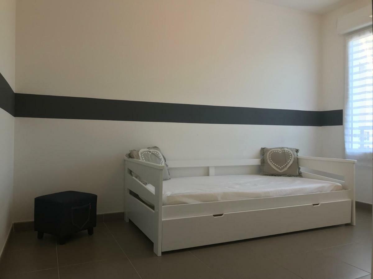 Appart' Au Port Apartment เฟรฌูส ภายนอก รูปภาพ